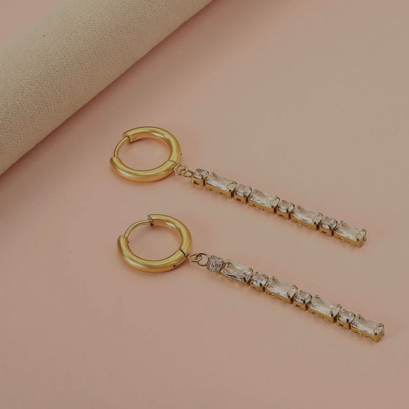 Lunéa Crystal Drop Earrings