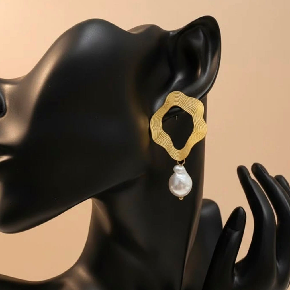 Elowen Pearl Drop Earrings