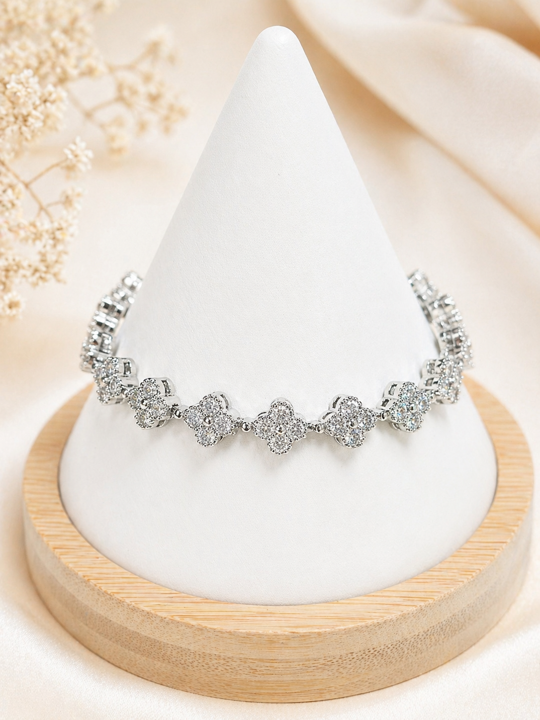 Luna Clover Bracelet
