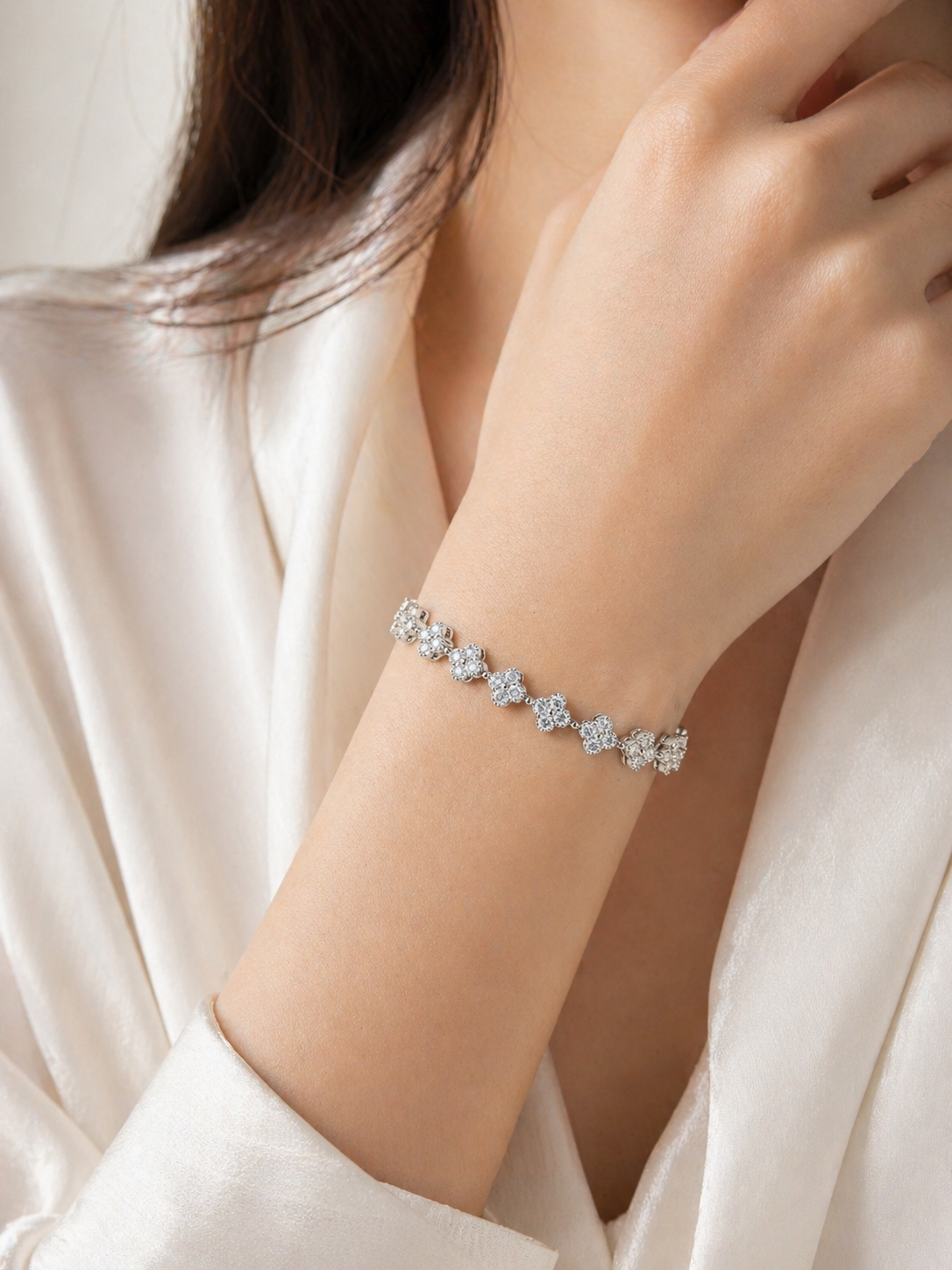Luna Clover Bracelet