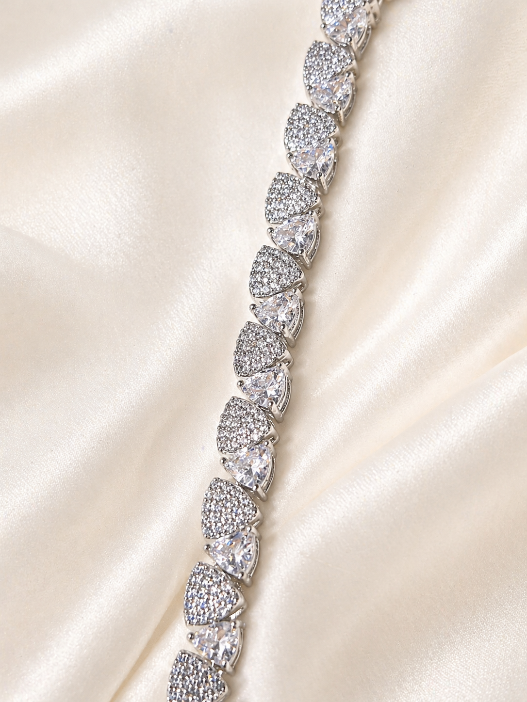 Crystal Heart Glow Bracelet