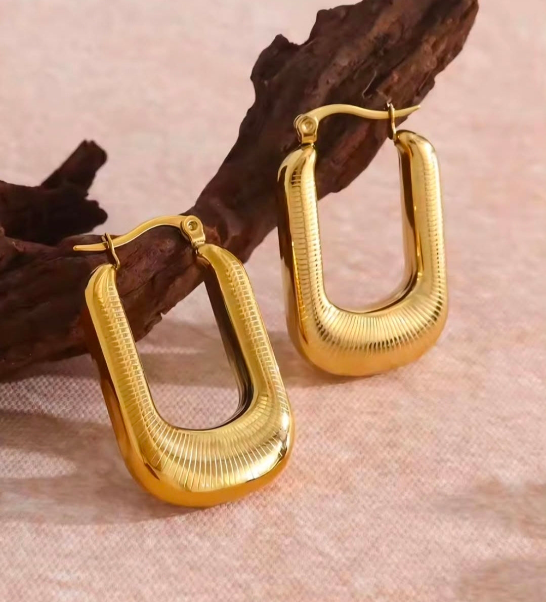 Aurelia Bold Hoops
