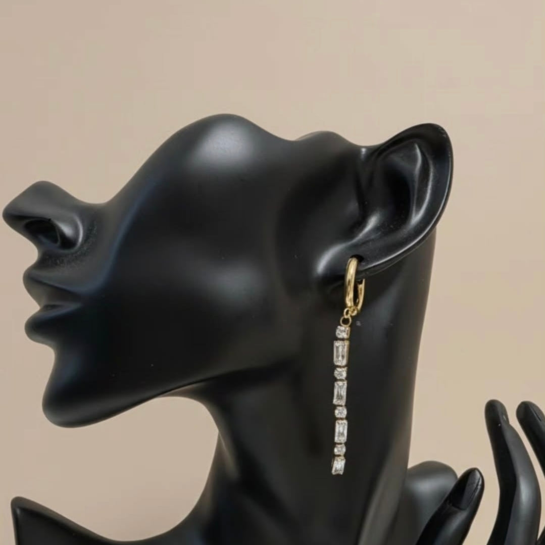 Lunéa Crystal Drop Earrings