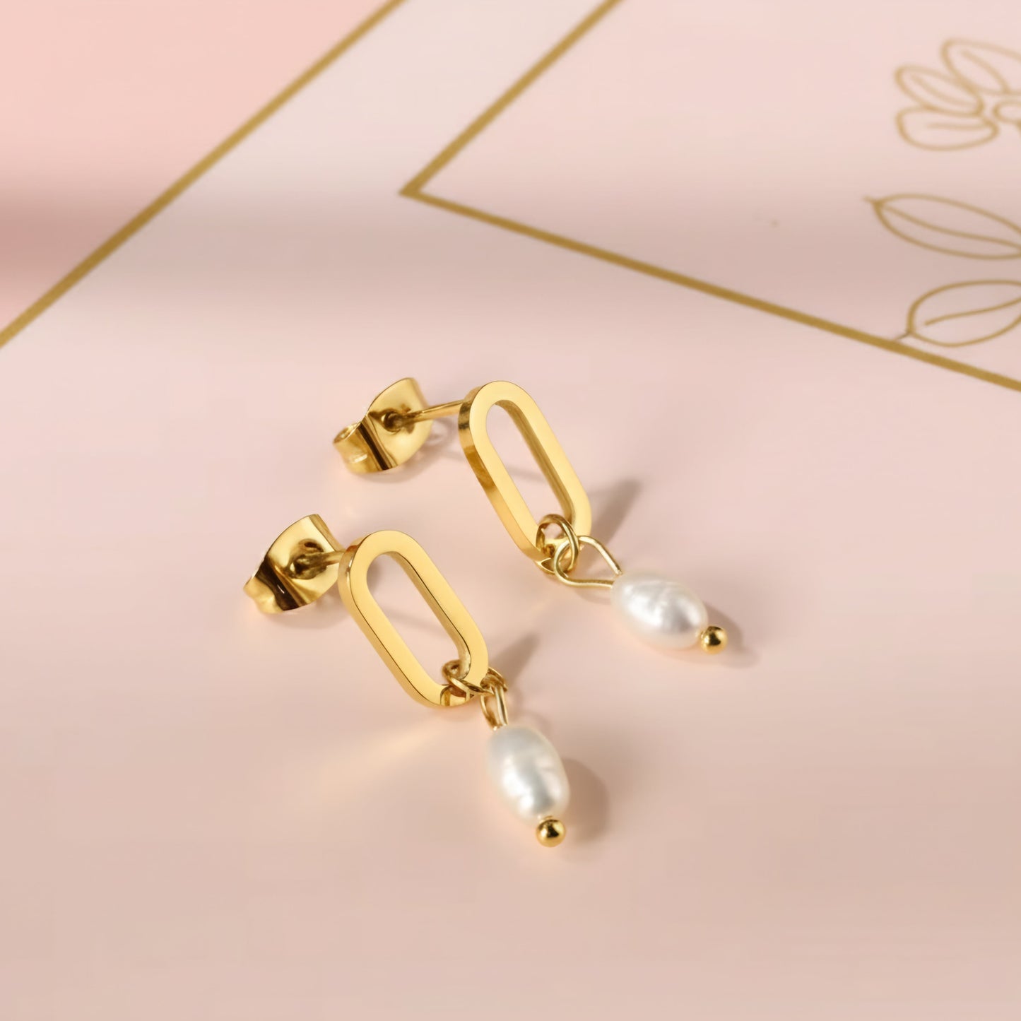 Elaria Pearl Earrings